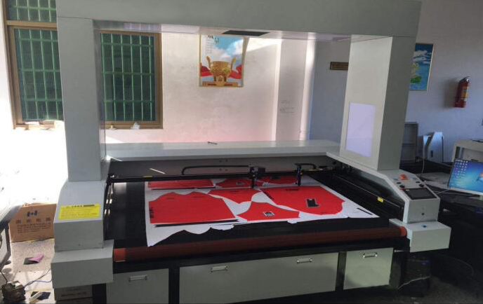 Laser cutting machine